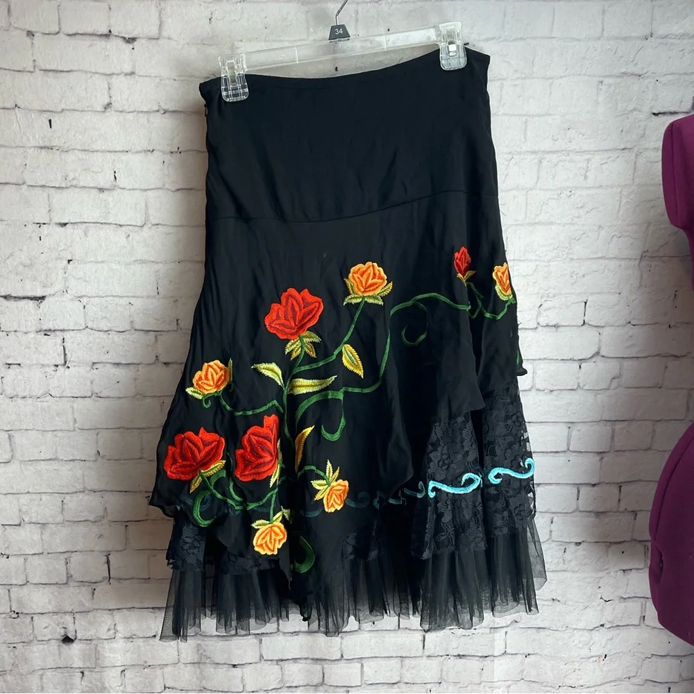 Vintage collection midi length black embroidered skirt size small